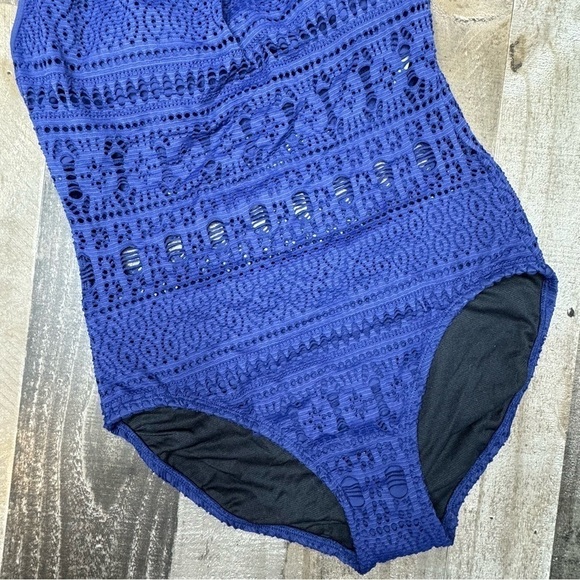 NWT Aqua Green High Neck Blue Crochet One Piece Swimsuit size Medium - Picture 4 of 16